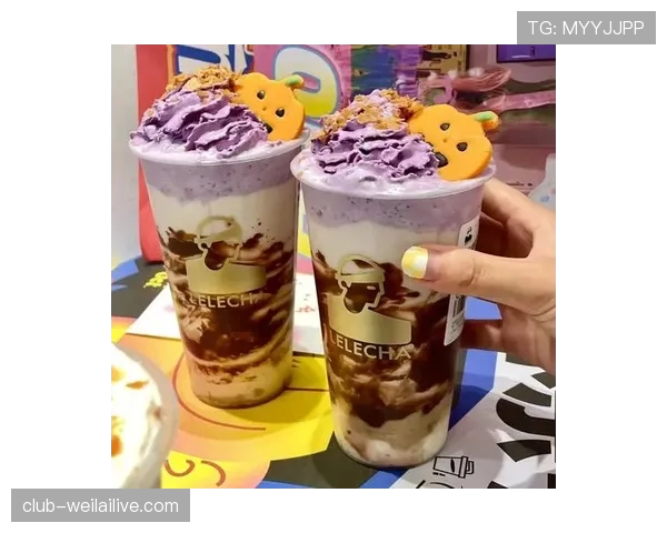 埃琳·安德森训练完直接啃冰块？这自律程度看得我手里的奶茶不香了